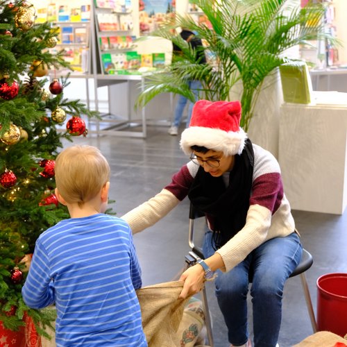 Nikolaus mit Kind (c) privat